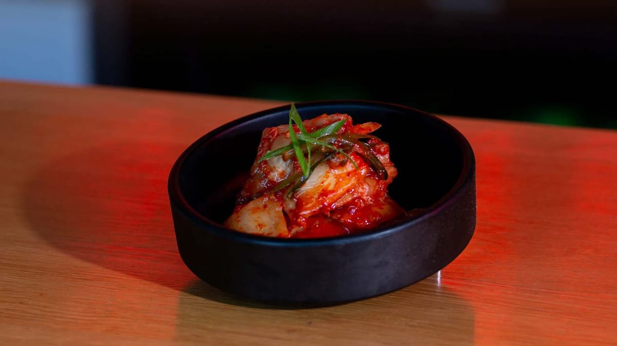 Assiette de kimchi servi au Comptoir Coréen – Cité